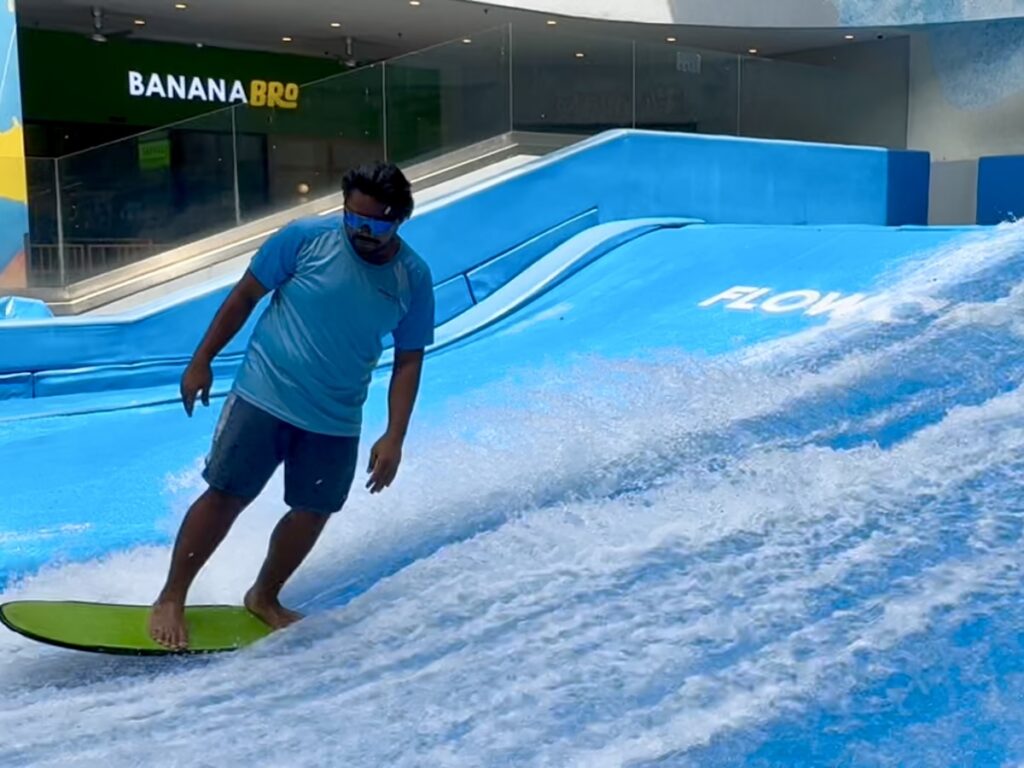 One hour of FlowRider - see the pro does his show